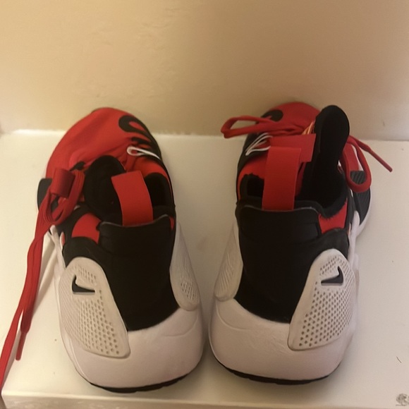 nikes - Picture 4 of 5